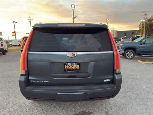 Used 2019 Cadillac Escalade Premium Luxury image 5
