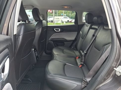 Used 2022 Jeep Compass Latitude w/ Convenience Group AWD/4WD image 11