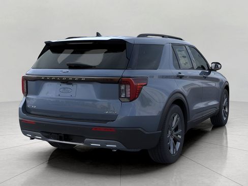 New 2026 Ford Explorer Active w/ Active Comfort Package image 8