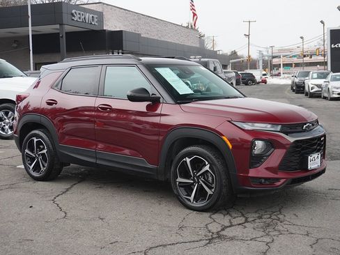 Used 2023 Chevrolet TrailBlazer RS w/ Convenience Package image 2