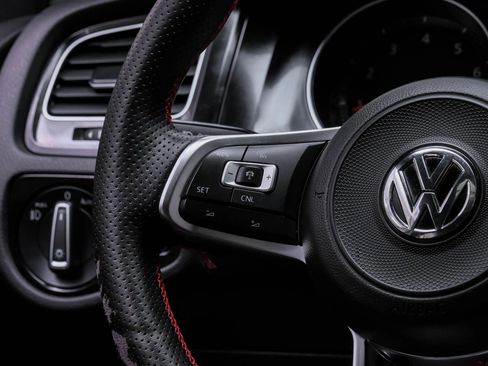 Used 2017 Volkswagen GTI SE image 17