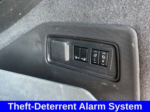 Used 2021 Cadillac Escalade ESV Premium Luxury w/ Driver Assist Tech Package image 29