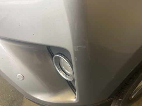 Used 2018 Toyota RAV4 Limited image 4