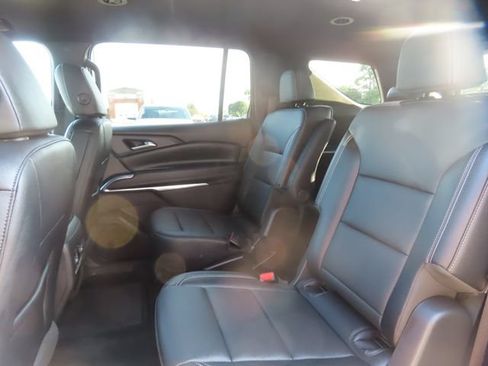 Used 2025 Chevrolet Traverse LT w/ Driver Confidence Package AWD/4WD image 21