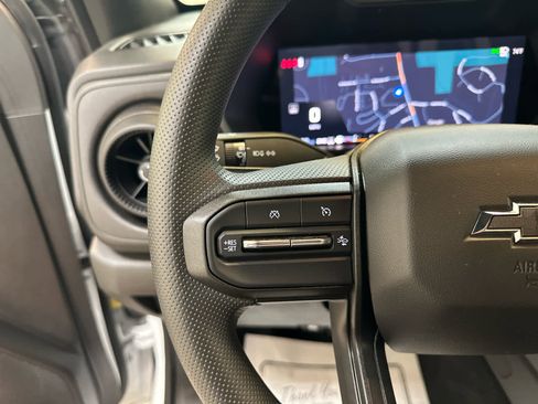 Used 2025 Chevrolet Colorado Trail Boss image 21