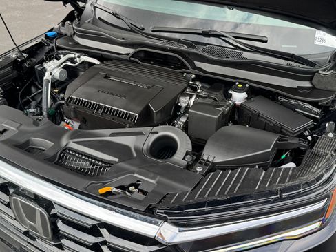 Certified 2025 Honda Pilot Elite image 23