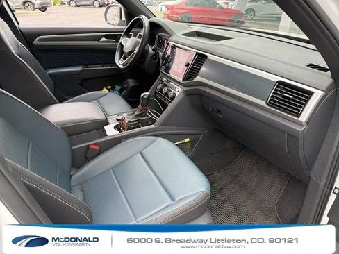 Used 2022 Volkswagen Atlas Cross Sport SEL R-Line AWD/4WD image 10
