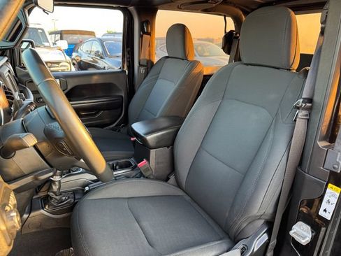 Used 2018 Jeep Wrangler Sport AWD/4WD image 13