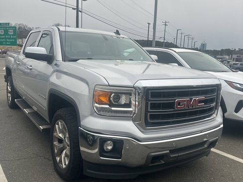 Used 2015 GMC Sierra 1500 SLT w/ SLT Crew Cab Value Package image 4