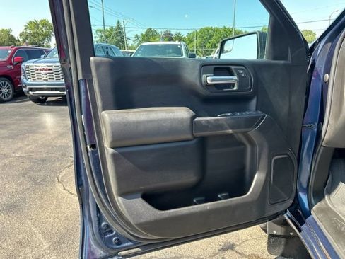 Used 2022 Chevrolet Silverado 1500 Custom AWD/4WD image 24