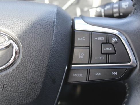 Used 2021 Toyota Highlander XSE image 27