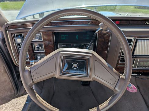 Used 1990 Cadillac Brougham image 71