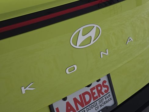 Used 2024 Hyundai Kona SEL image 11