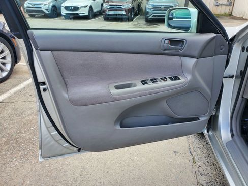 Used 2021 Toyota Corolla L image 15