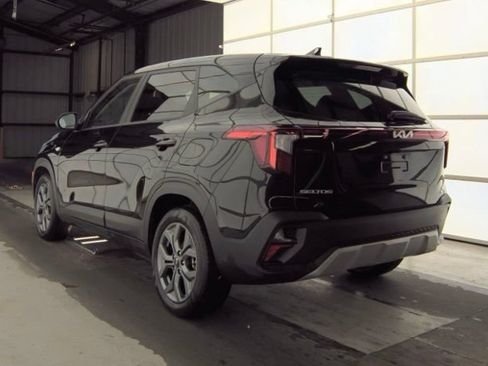 Certified 2026 Kia Seltos LX FWD image 2