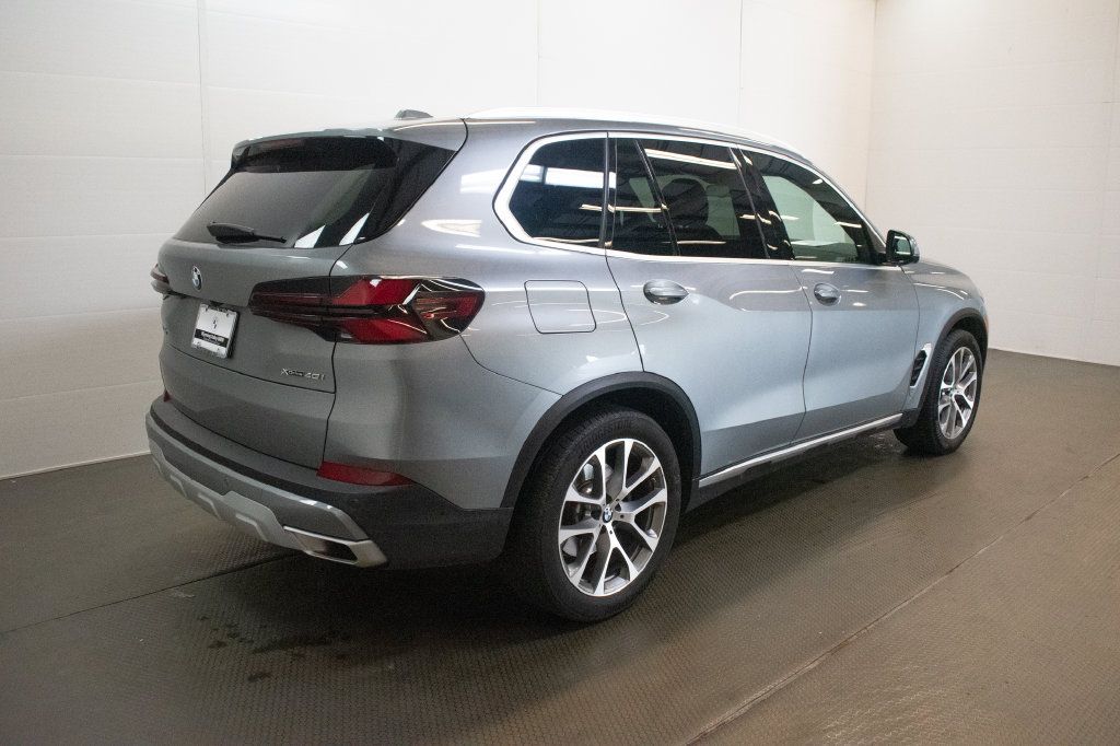 Used 2024 BMW X5 xDrive40i w/ Premium Package AWD/4WD image 4