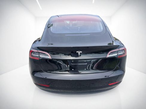 Used 2018 Tesla Model 3 Long Range RWD image 4