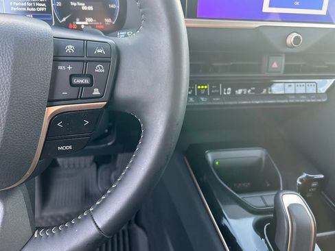 Used 2025 Toyota Crown Signia AWD/4WD image 22