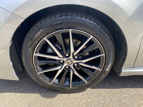 Used 2022 Toyota Camry SE w/ Cold Weather Package image 15