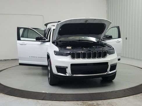 Used 2021 Jeep Grand Cherokee L Limited AWD/4WD image 11