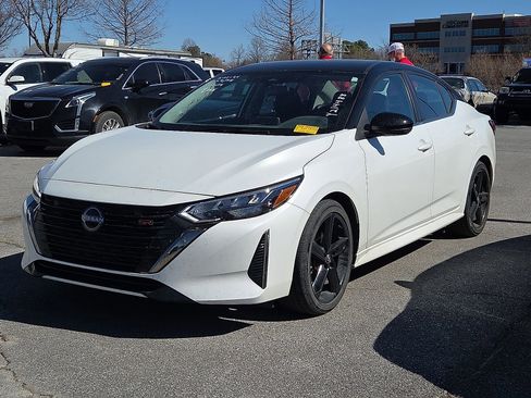 Used 2024 Nissan Sentra SR image 2