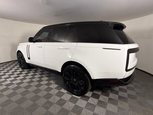 Used 2025 Land Rover Range Rover SE AWD/4WD image 4