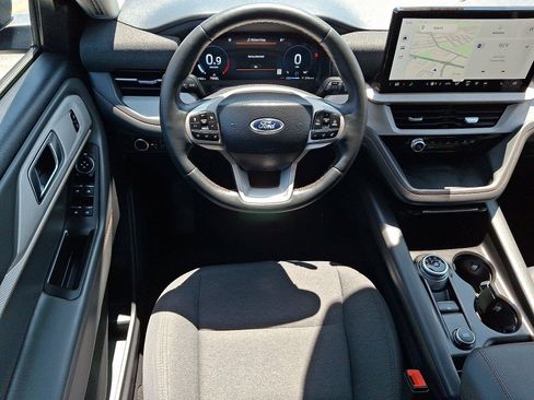Certified 2025 Ford Explorer Active AWD/4WD image 11