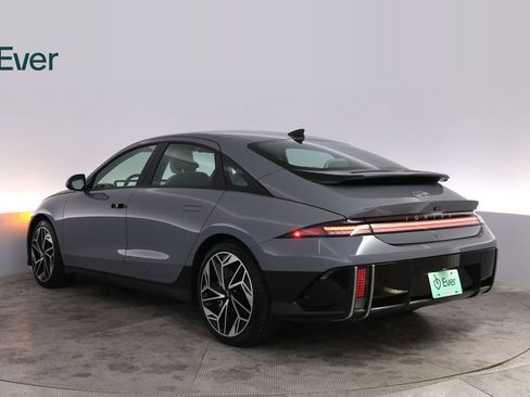 Used 2023 Hyundai Ioniq 6 SEL RWD image 3