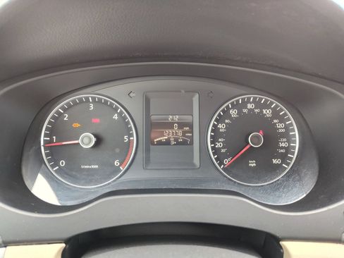Used 2012 Volkswagen Jetta TDI w/ TDI Appearance Pkg FWD image 13