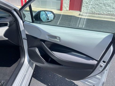 Used 2022 Toyota Corolla LE FWD image 8
