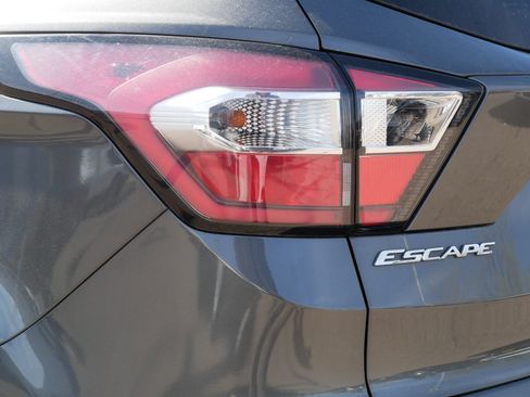 Used 2017 Ford Escape SE image 17