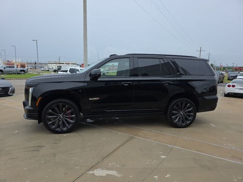 Used 2025 Cadillac Escalade V w/ LPO, Floor Liner Package AWD/4WD image 4