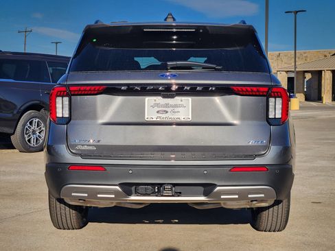 New 2026 Ford Explorer Active w/ Active Comfort Package AWD/4WD image 8