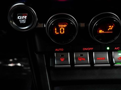 Used 2023 Toyota GR86 Premium w/ ALL Weather Mat Package (TMS) RWD image 26