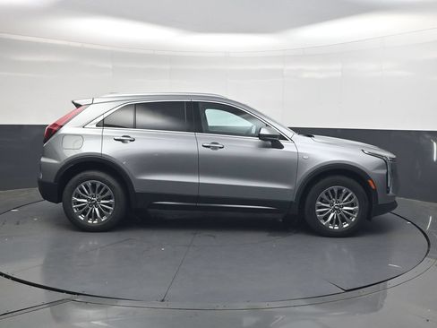 Used 2025 Cadillac XT4 Premium Luxury FWD image 3