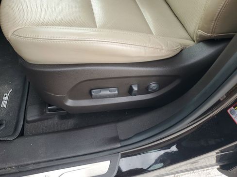 Used 2017 Hyundai Santa Fe SE image 19