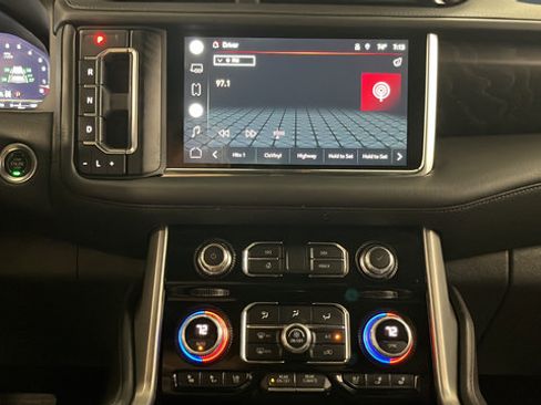 Used 2022 GMC Yukon XL Denali AWD/4WD image 12