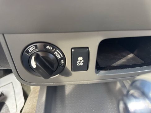 Used 2017 Nissan Frontier SV image 31