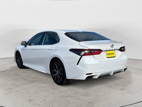 Used 2024 Toyota Camry SE FWD image 7