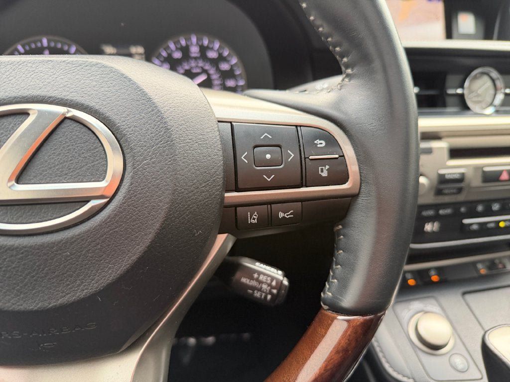 Used 2016 Lexus ES 350 w/ Navigation System Package FWD image 17