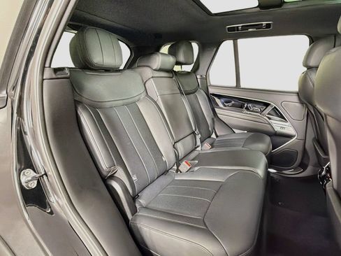 Certified 2025 Land Rover Range Rover SE AWD/4WD image 29