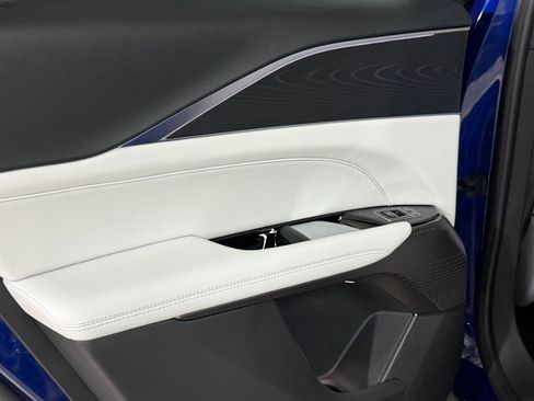 New 2026 Cadillac Lyriq Sport AWD/4WD image 39