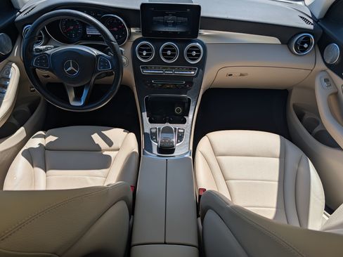 Used 2017 Mercedes-Benz GLC 300 4MATIC image 10