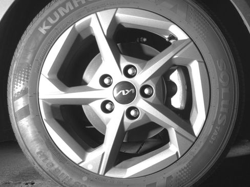 Used 2025 Kia K4 LXS image 13