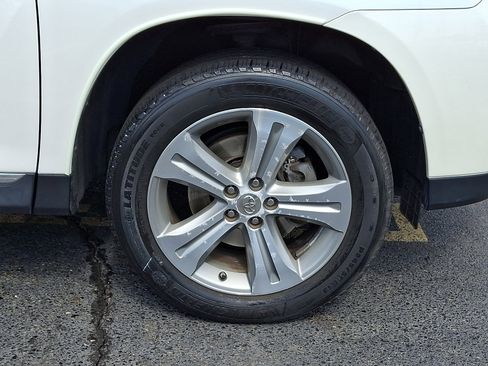 Used 2012 Toyota Highlander Limited w/ Tow Pkg AWD/4WD image 8