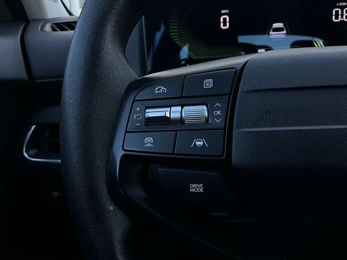 Used 2025 Kia K4 LXS image 34