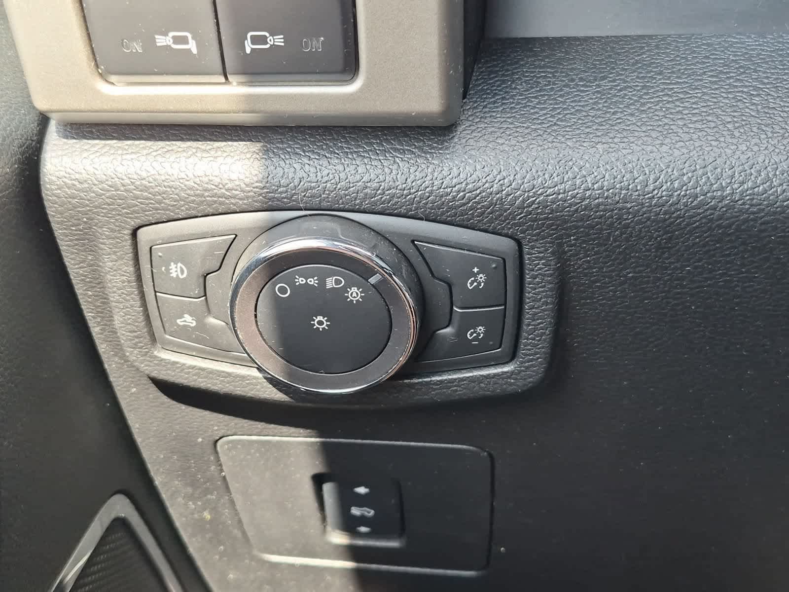 Used 2016 Ford F150 Lariat AWD/4WD image 26