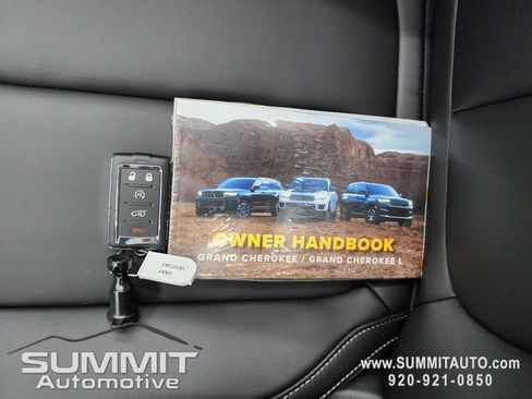 New 2025 Jeep Grand Cherokee Limited w/ Black Appearance Package image 65