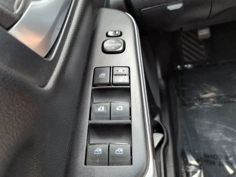 Used 2017 Toyota Camry SE FWD image 21