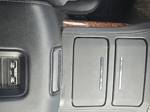 Used 2019 Chevrolet Tahoe Premier AWD/4WD image 15